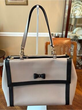 Kate Spade ♠️ Hazel Court Mason Tote Open Top, w/ Side Zip Pockets. Like New